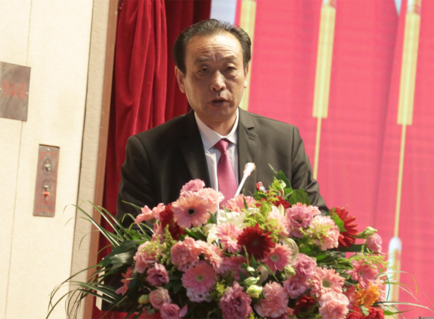 华体网页版第一届党委班子选举大会---宝润实业集团党委常委、纪委副书记郑军同志作纪委工作报告